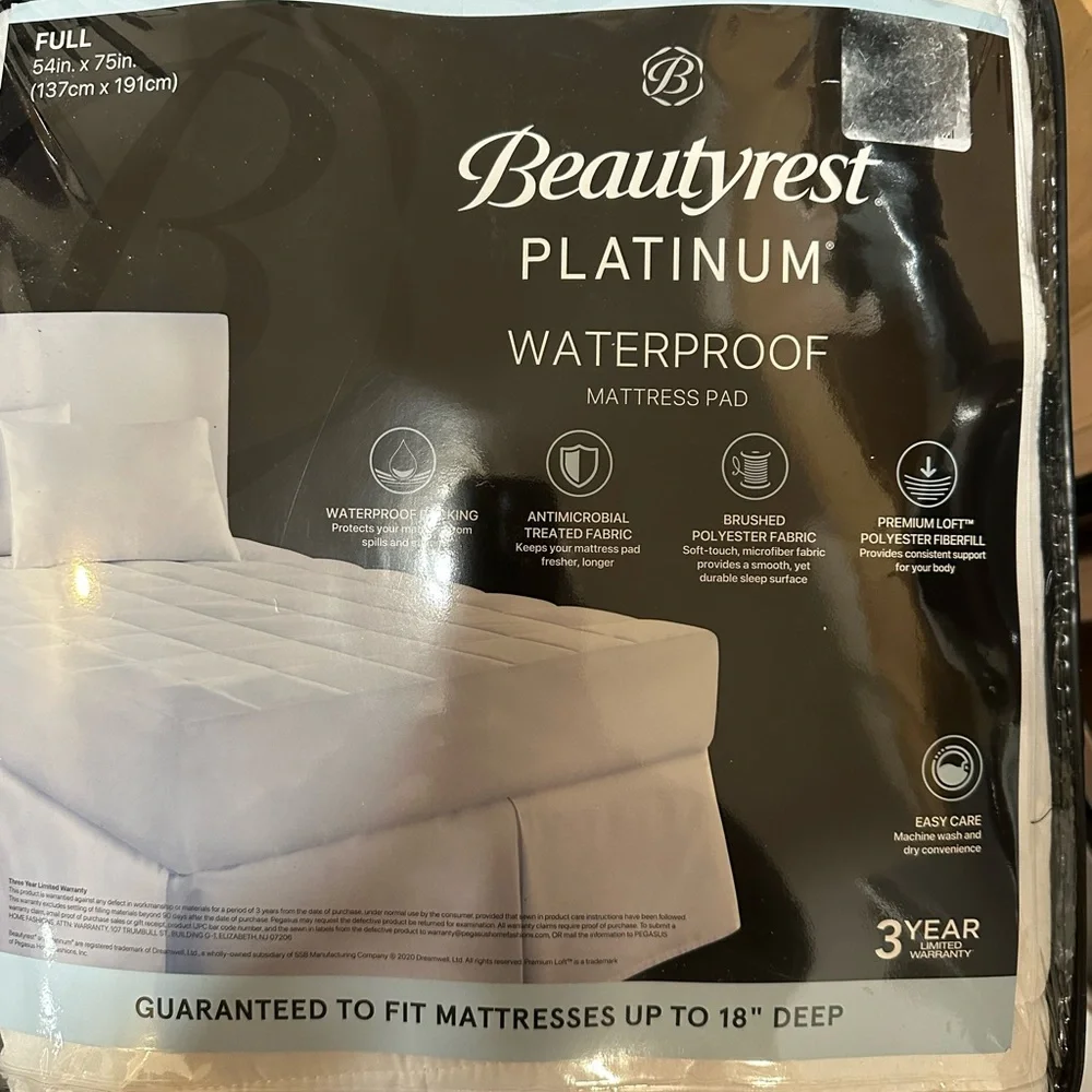 NWT Platinum Waterproof Mattress Pad - White full size